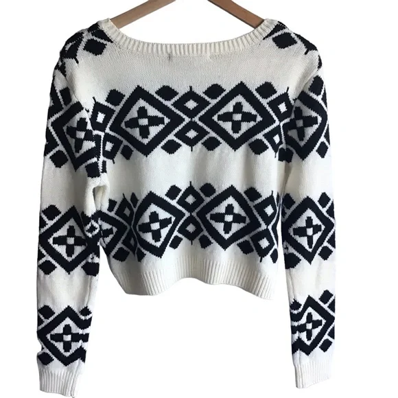 FOREVER 21 Sweater Crop Long Sleeves White/Black Size S - Picture 5 of 8
